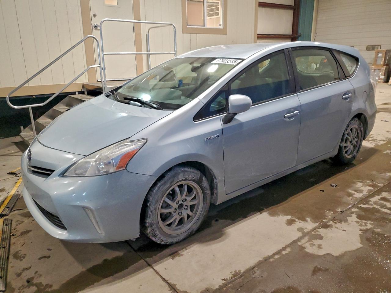 TOYOTA PRIUS V 2012