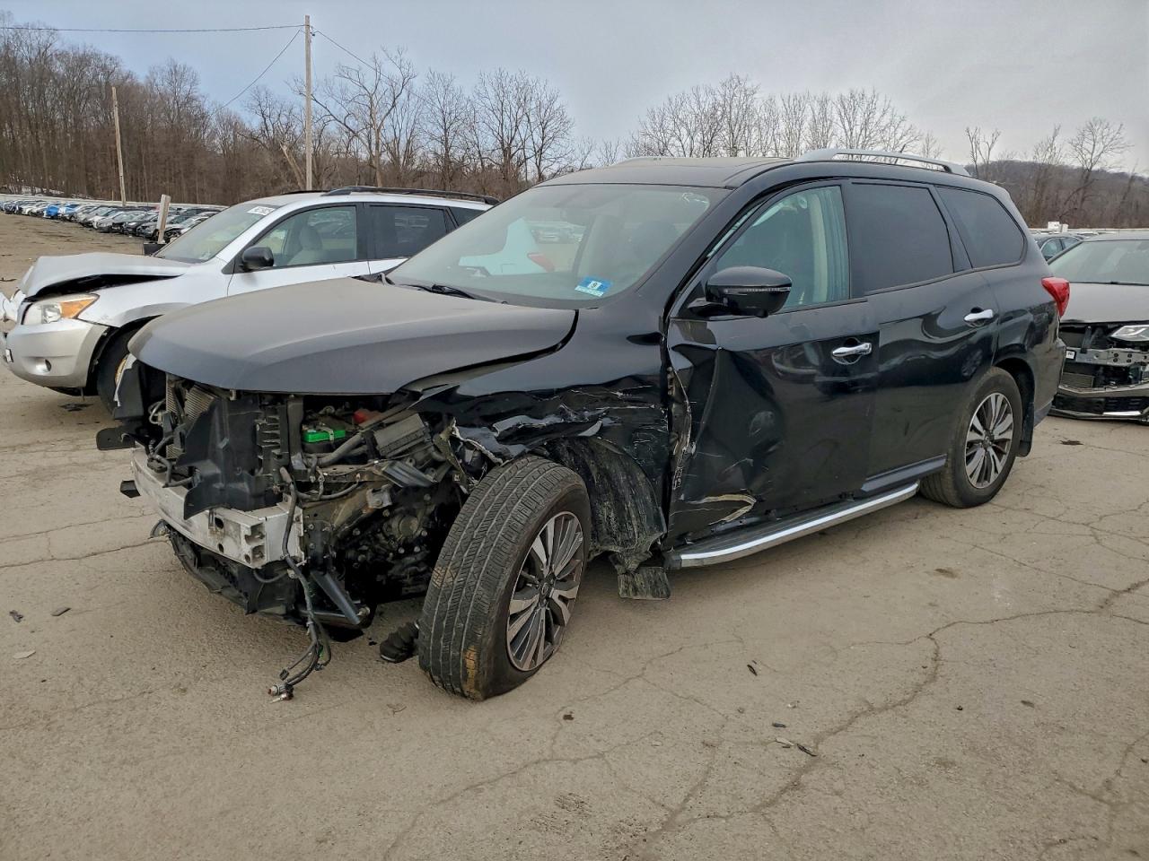 NISSAN PATHFINDER 2017