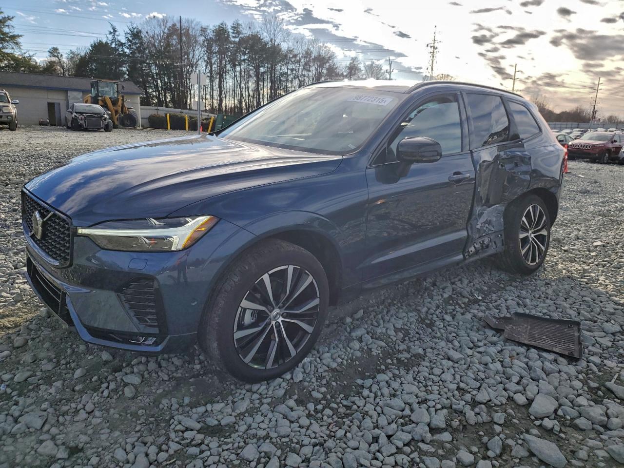 VOLVO XC60 PLUS 2025