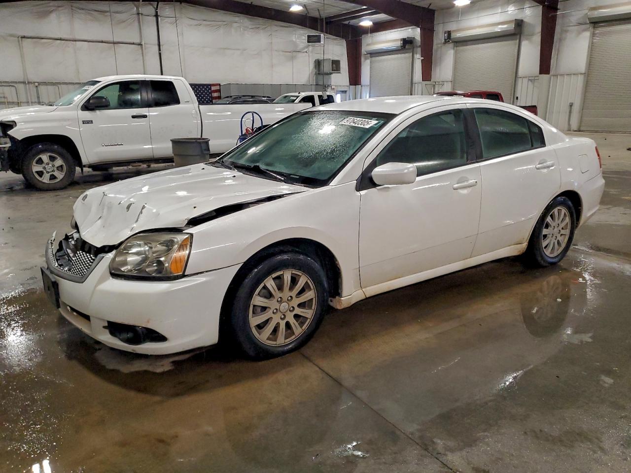 MITSUBISHI GALANT FE 2012