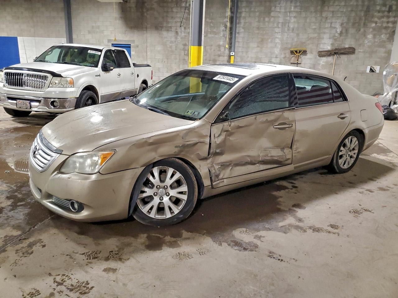 TOYOTA AVALON 2008