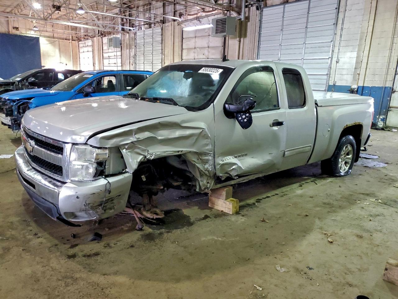 CHEVROLET SILVERADO 2011