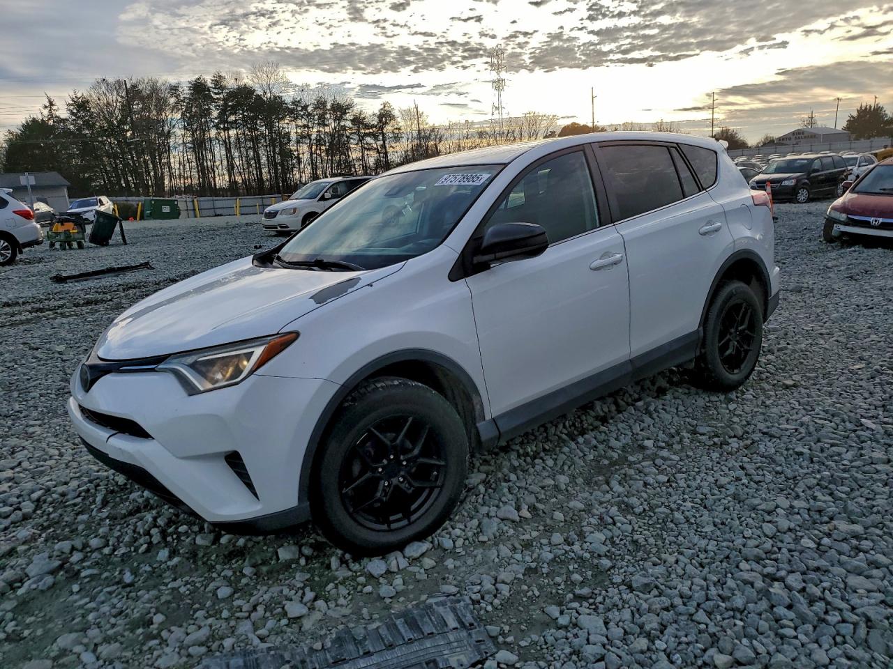 TOYOTA RAV4 LE 2017