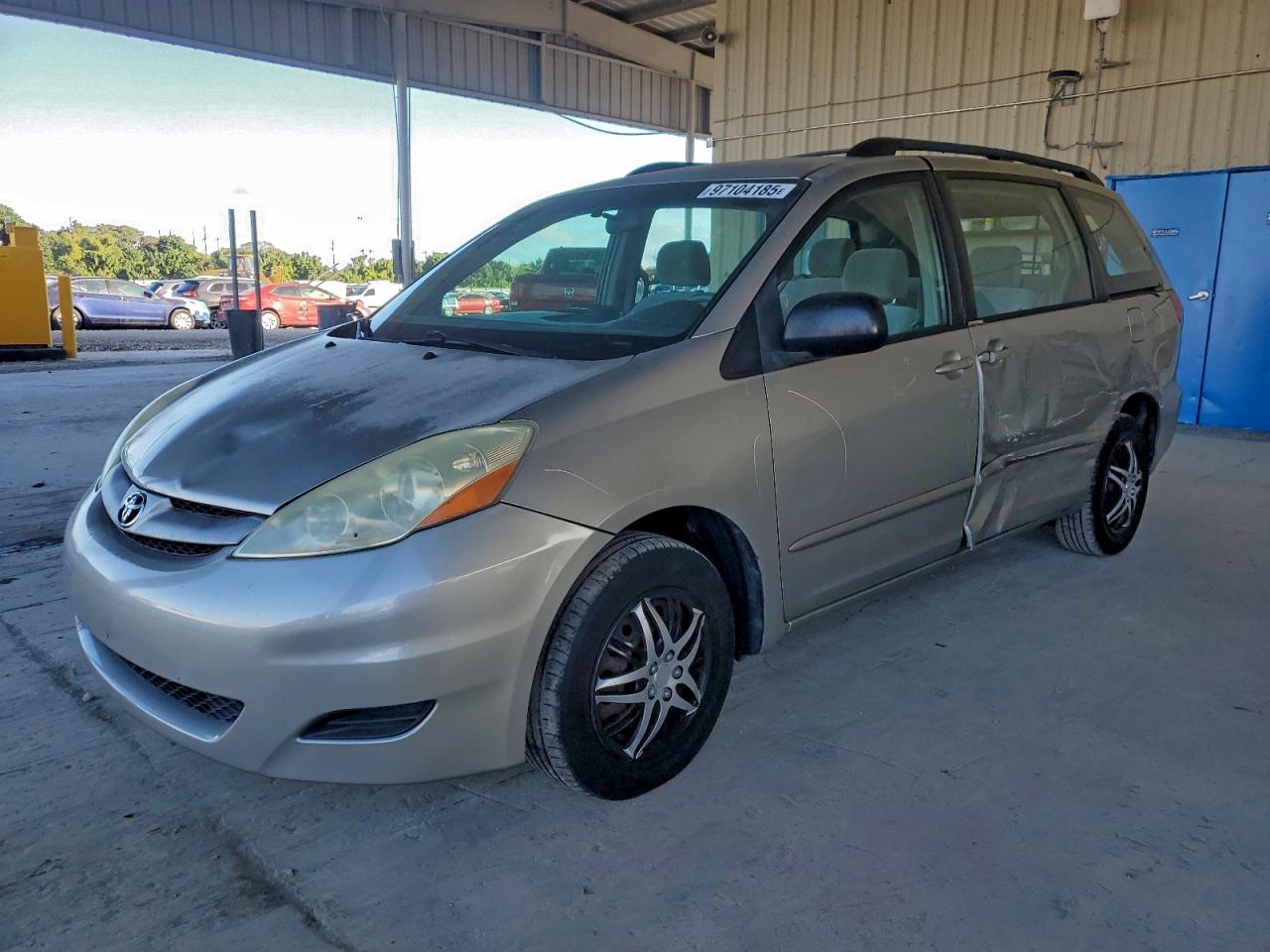 TOYOTA SIENNA CE 2006