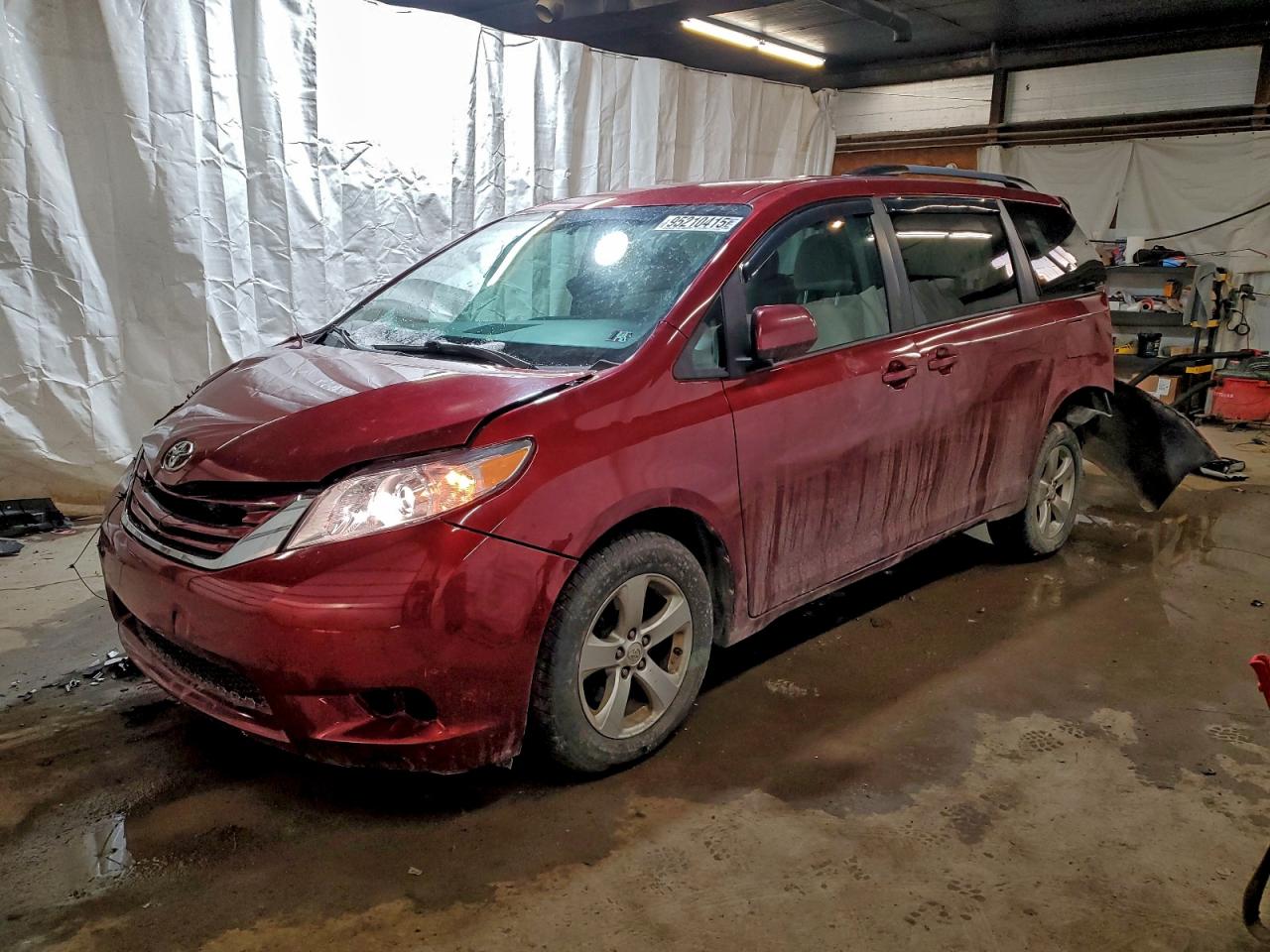 TOYOTA SIENNA 2017