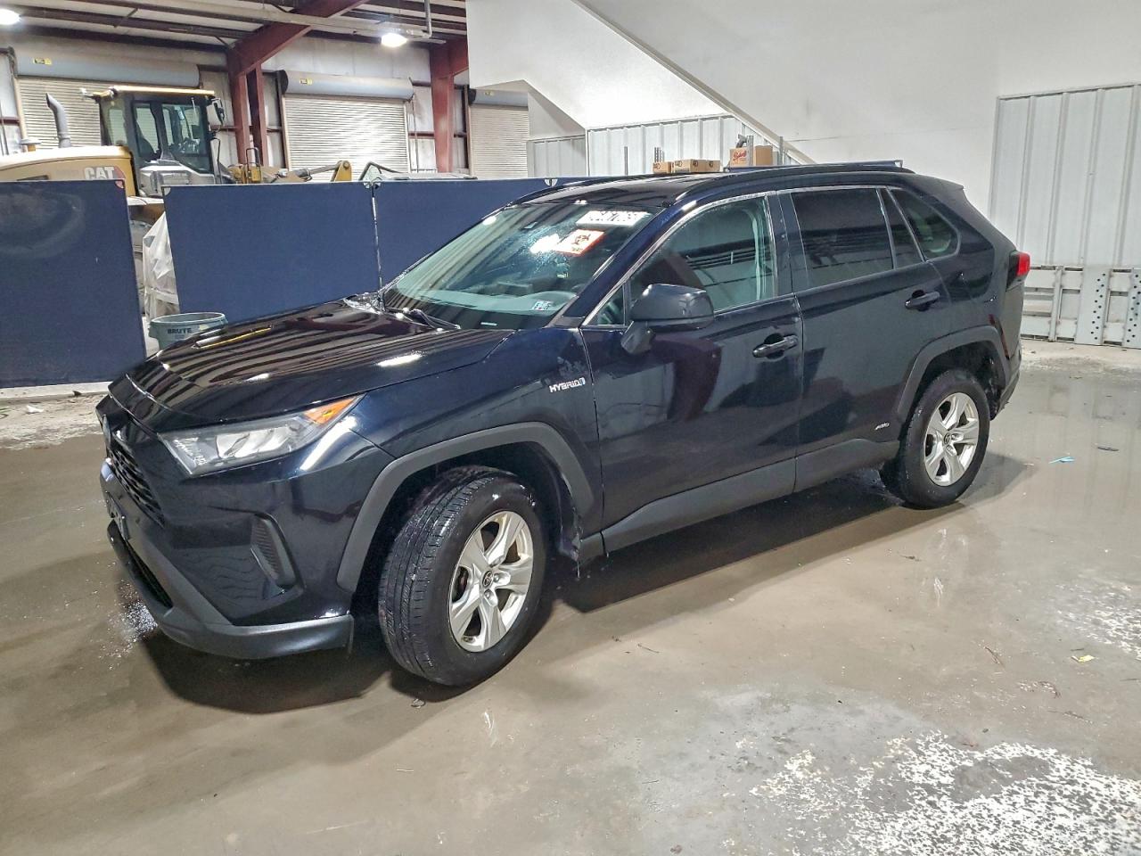 TOYOTA RAV4 LE 2021