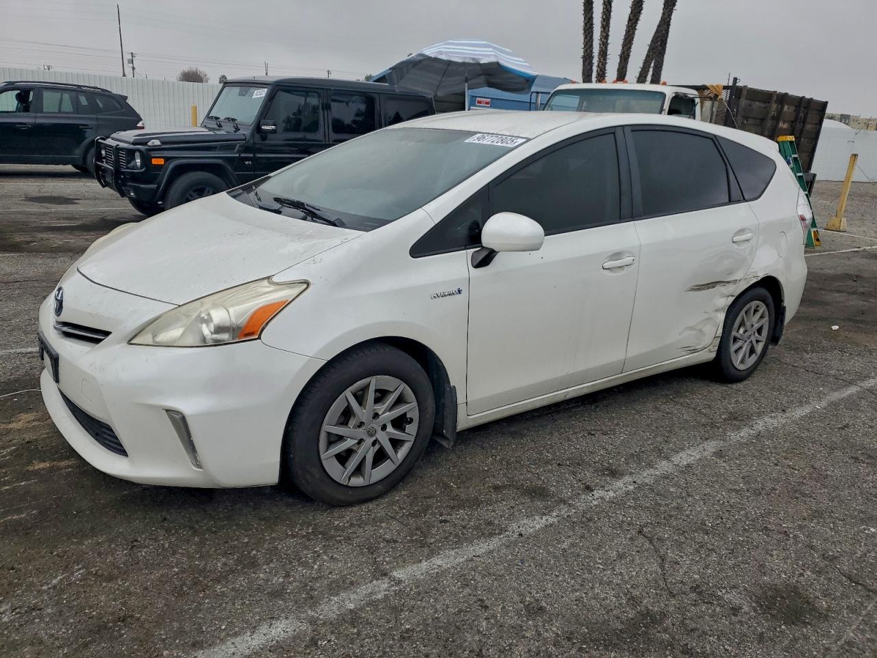 TOYOTA PRIUS V 2012