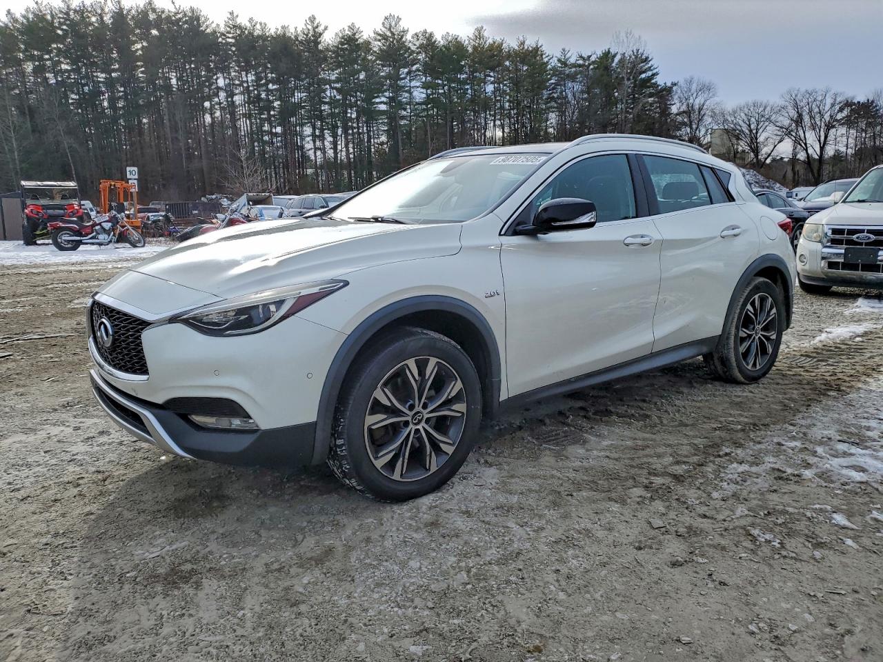 INFINITI QX30 BASE 2017