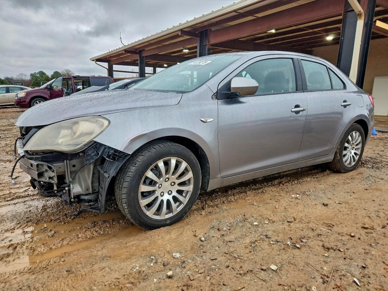 SUZUKI KIZASHI SE 2013
