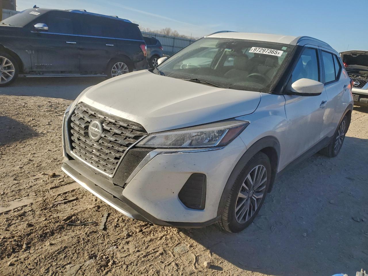 NISSAN KICKS SV 2021