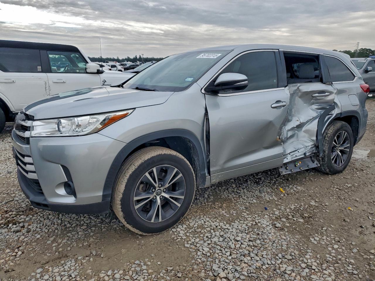 TOYOTA HIGHLANDER 2017