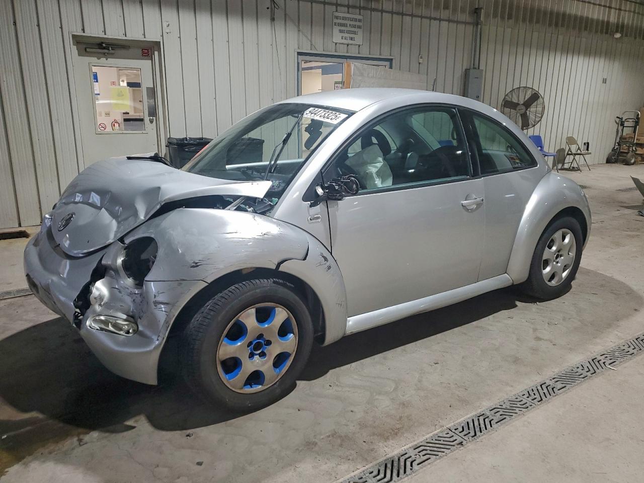 VOLKSWAGEN NEW BEETLE 2001