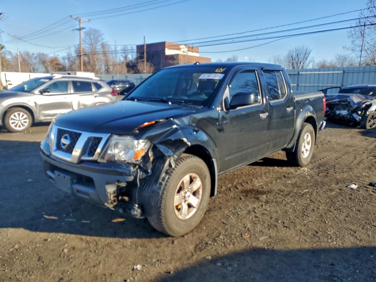 NISSAN FRONTIER 2013