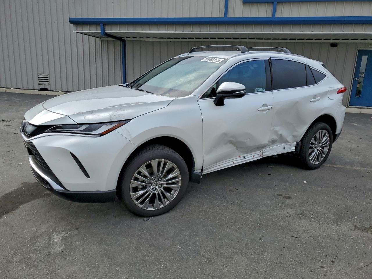 TOYOTA VENZA LE 2024