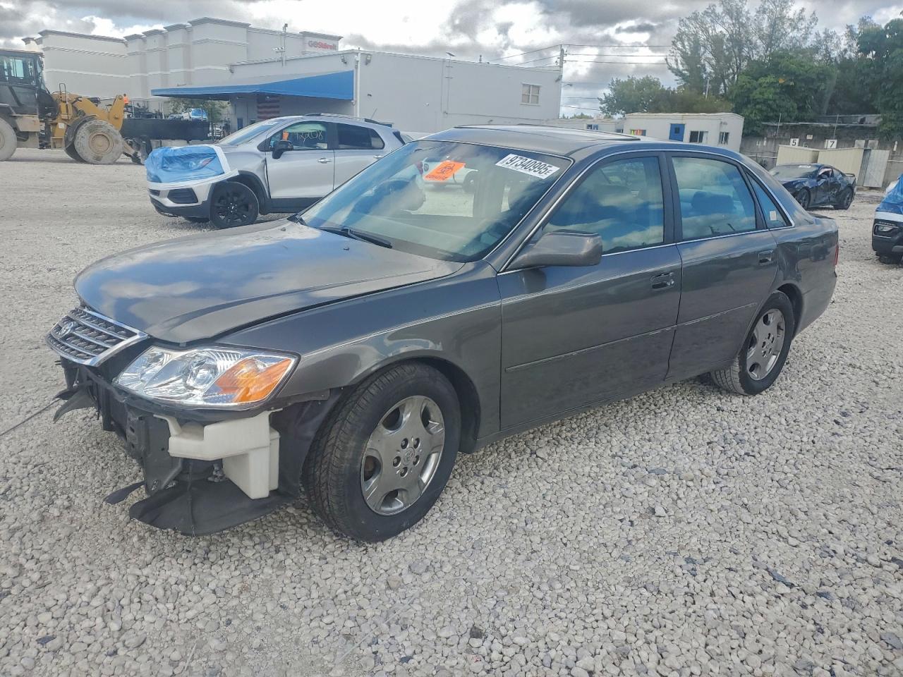 TOYOTA AVALON XL 2004