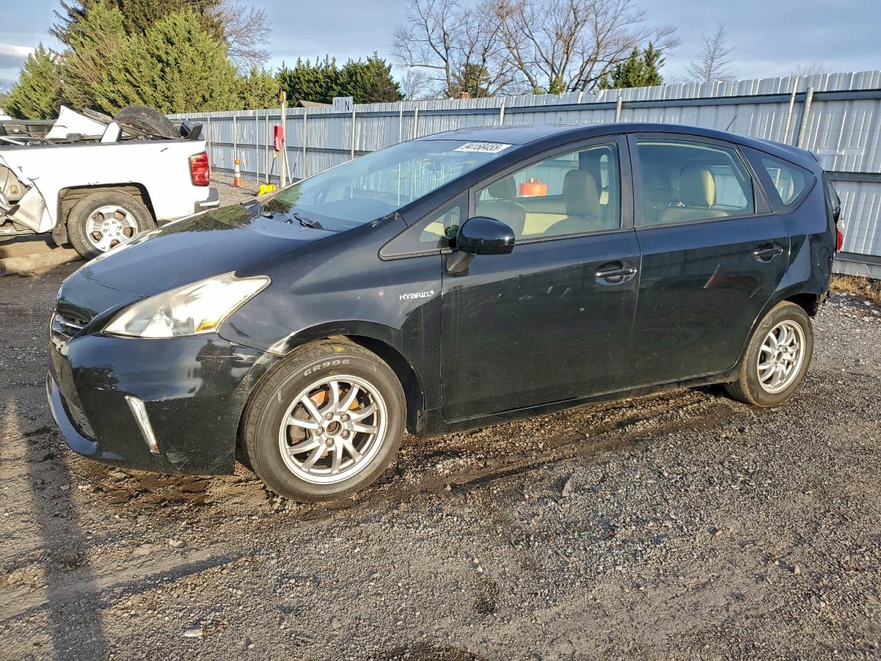 TOYOTA PRIUS V 2014