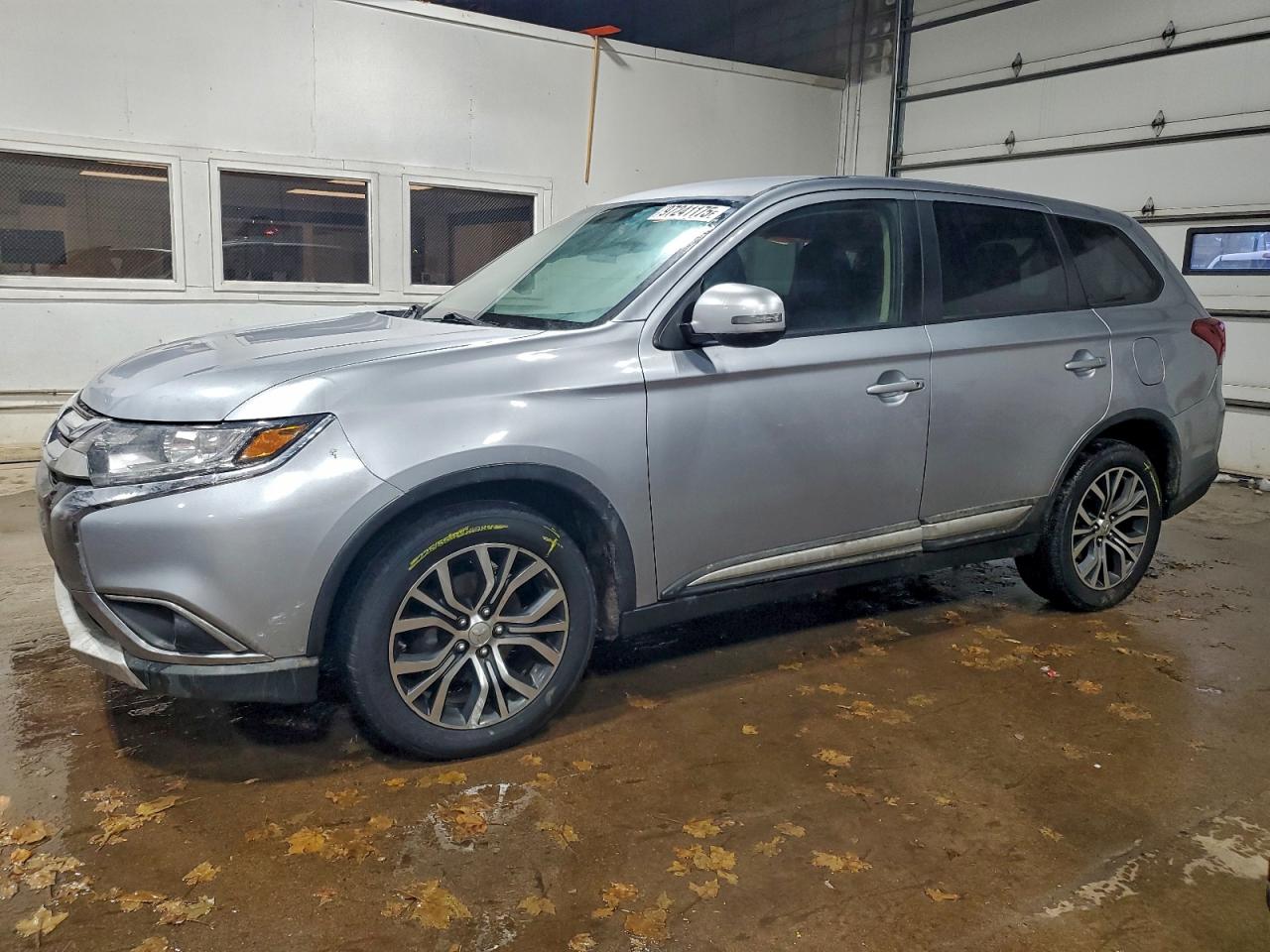 MITSUBISHI OUTLANDER 2017