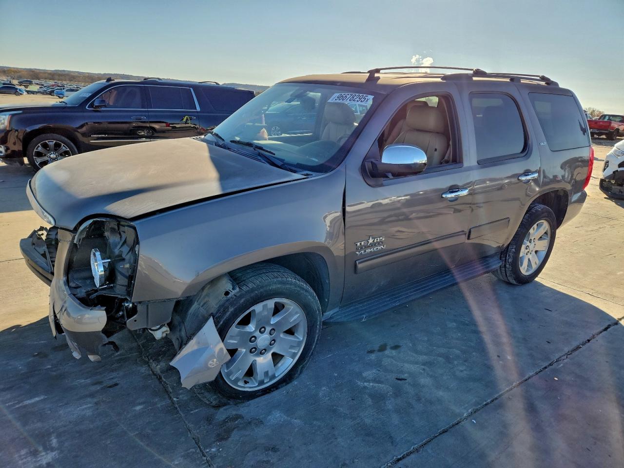 GMC YUKON SLT 2013