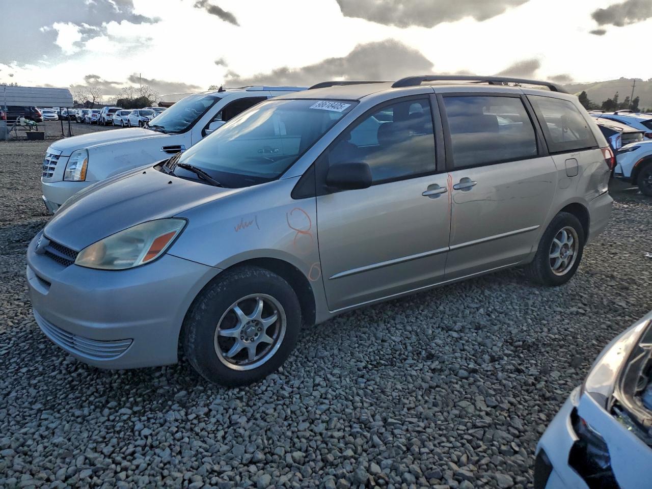 TOYOTA SIENNA CE 2004