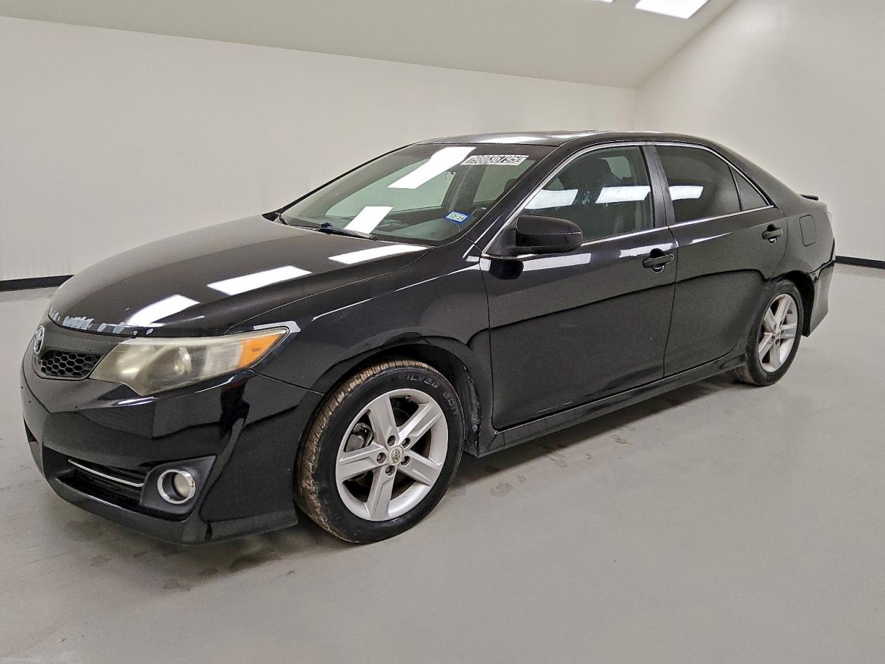 TOYOTA CAMRY BASE 2012