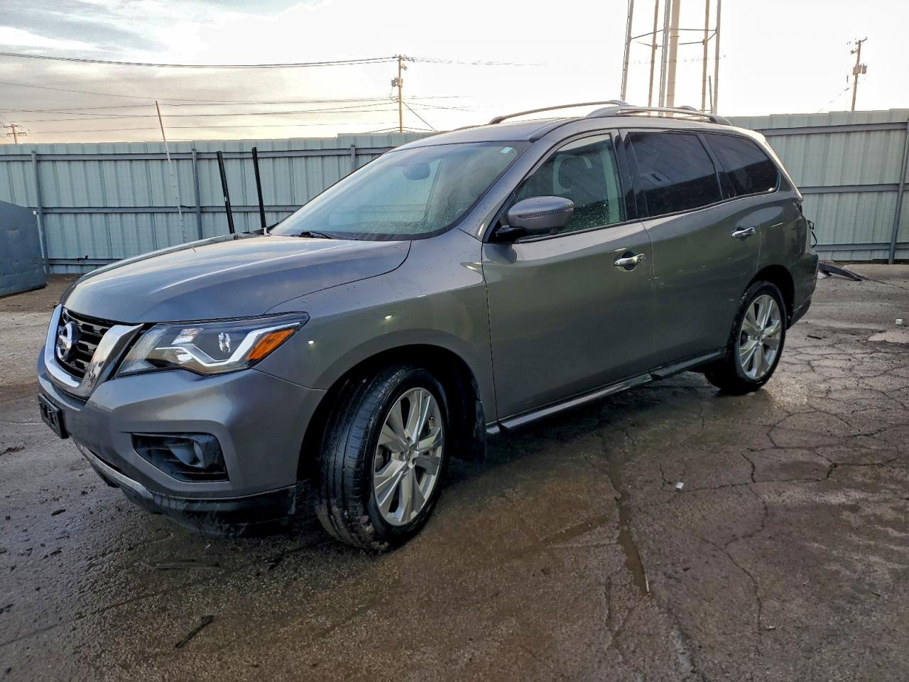 NISSAN PATHFINDER 2019