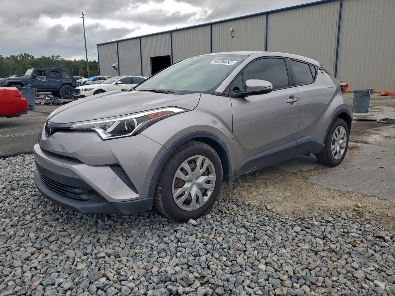 TOYOTA C-HR XLE 2019