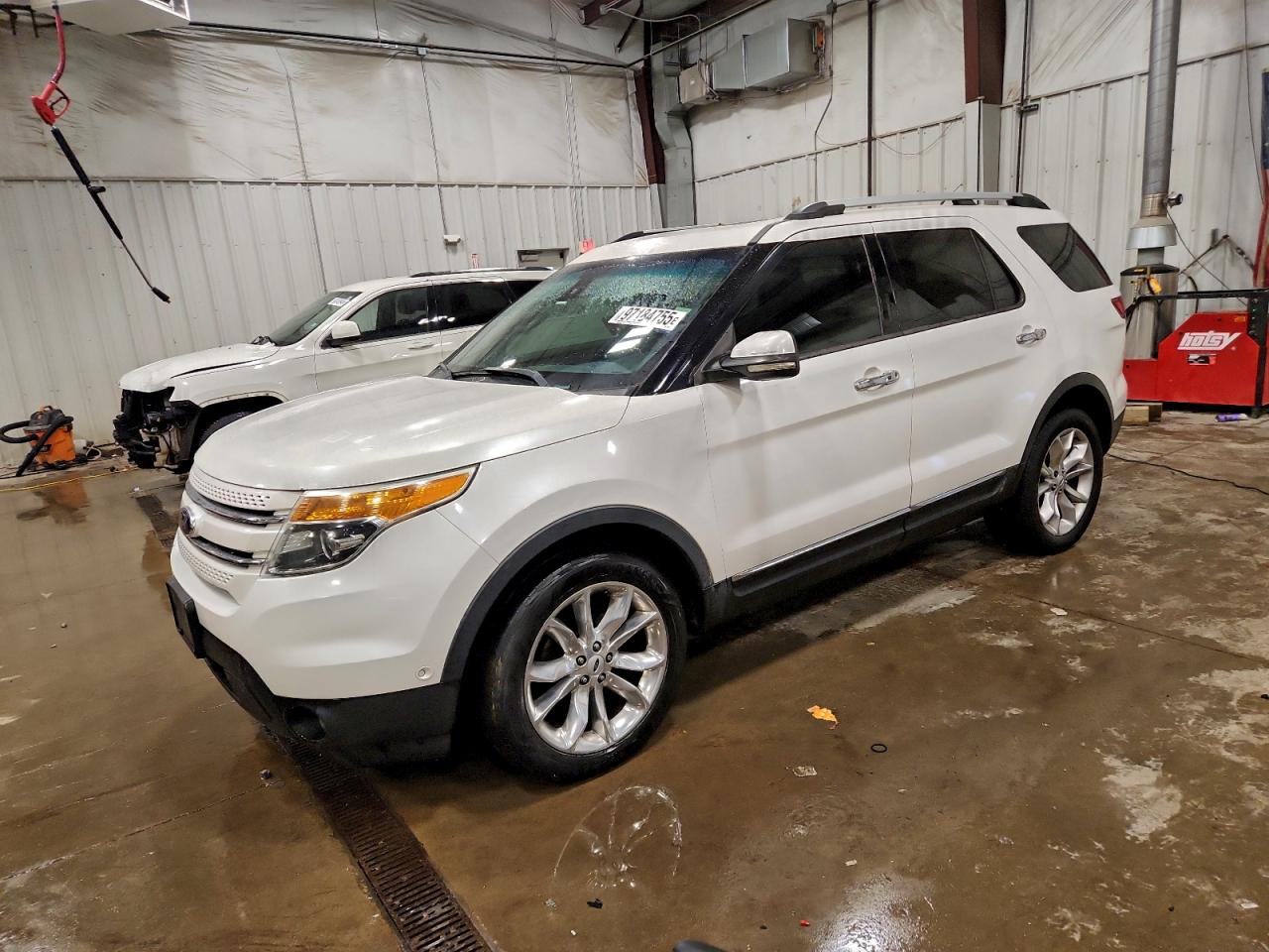 FORD EXPLORER L 2013