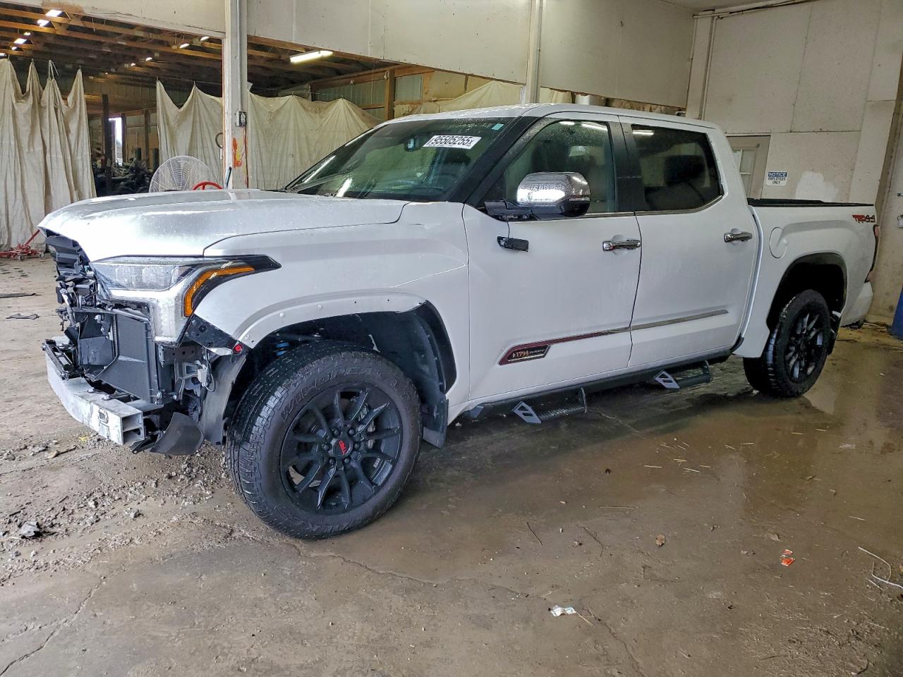 TOYOTA TUNDRA 2025