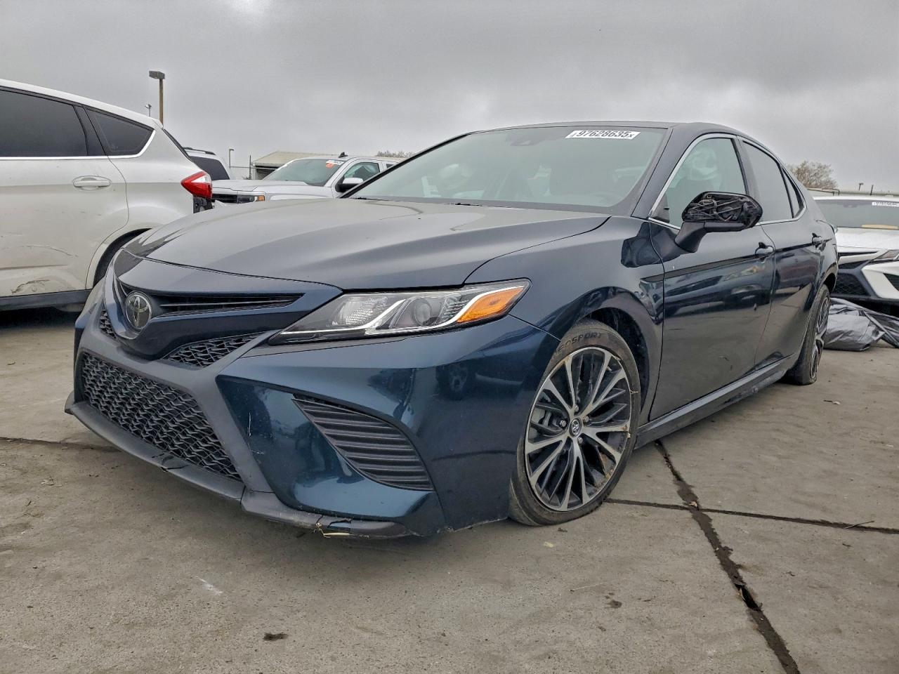 TOYOTA CAMRY 2019
