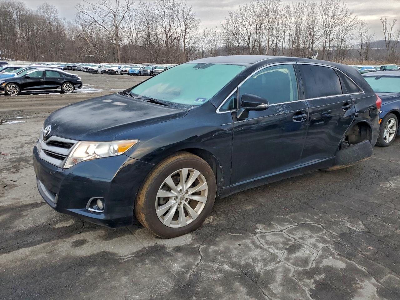 TOYOTA VENZA LE 2015