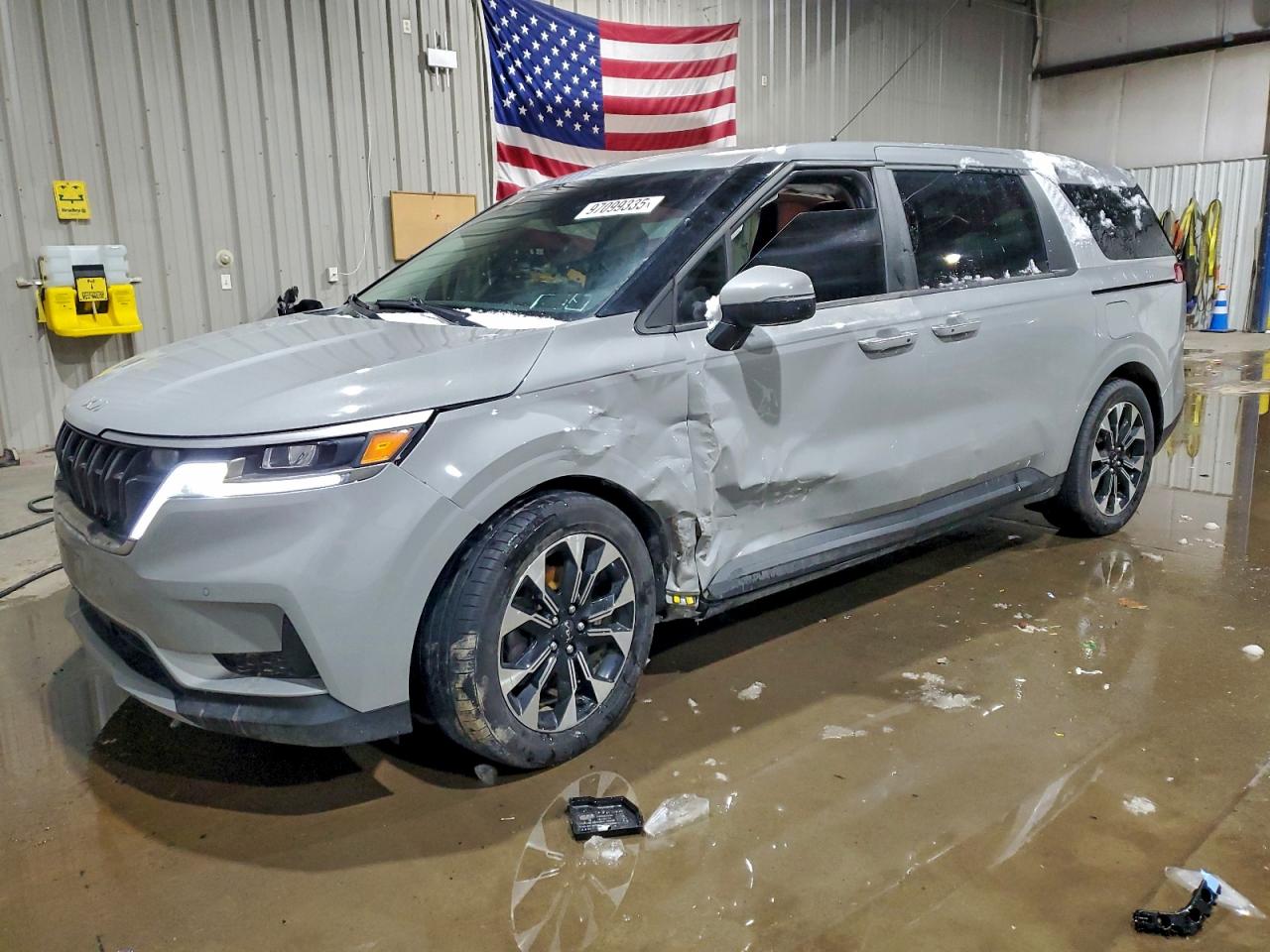 KIA CARNIVAL 2023