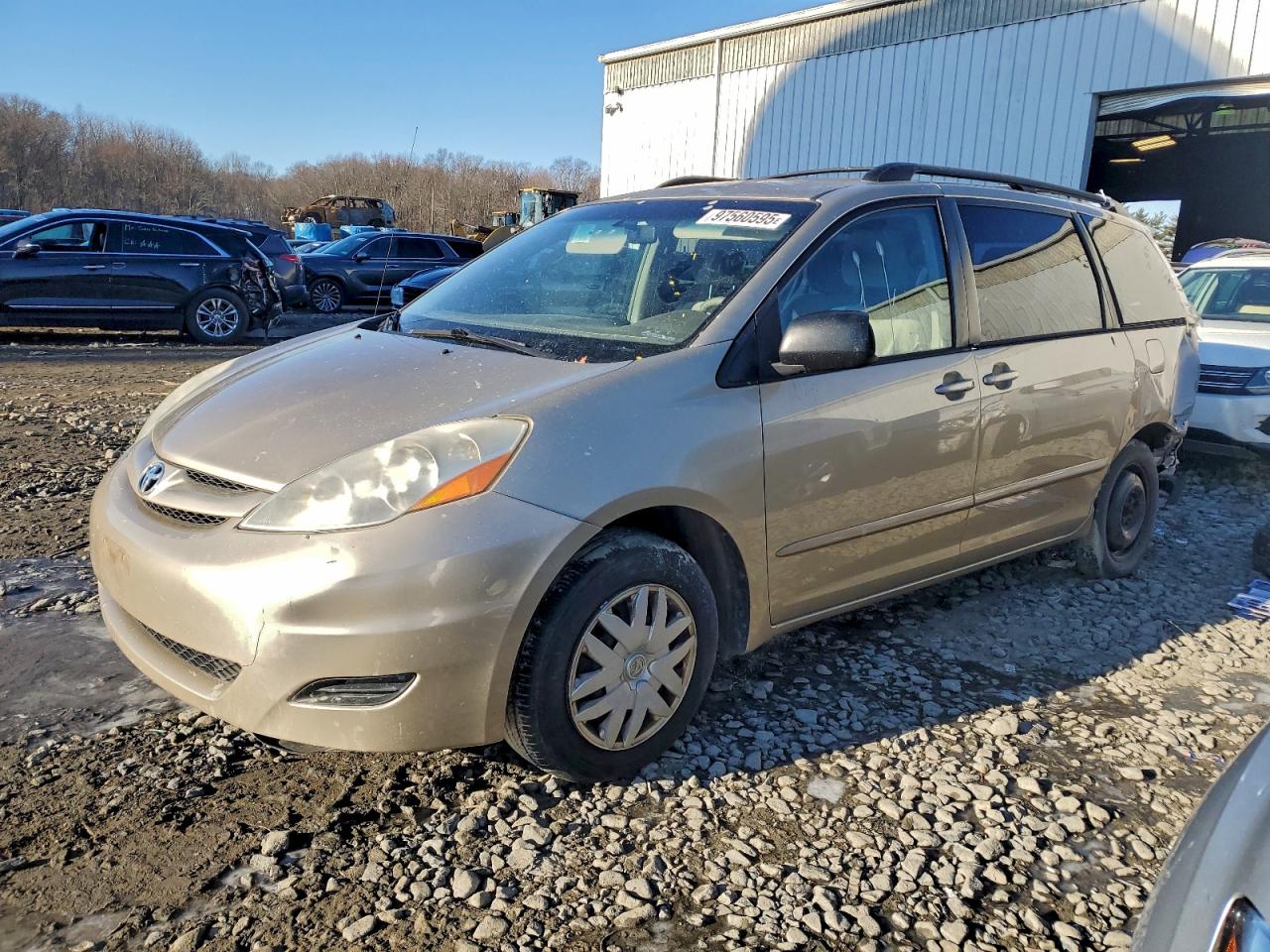 TOYOTA SIENNA CE 2009