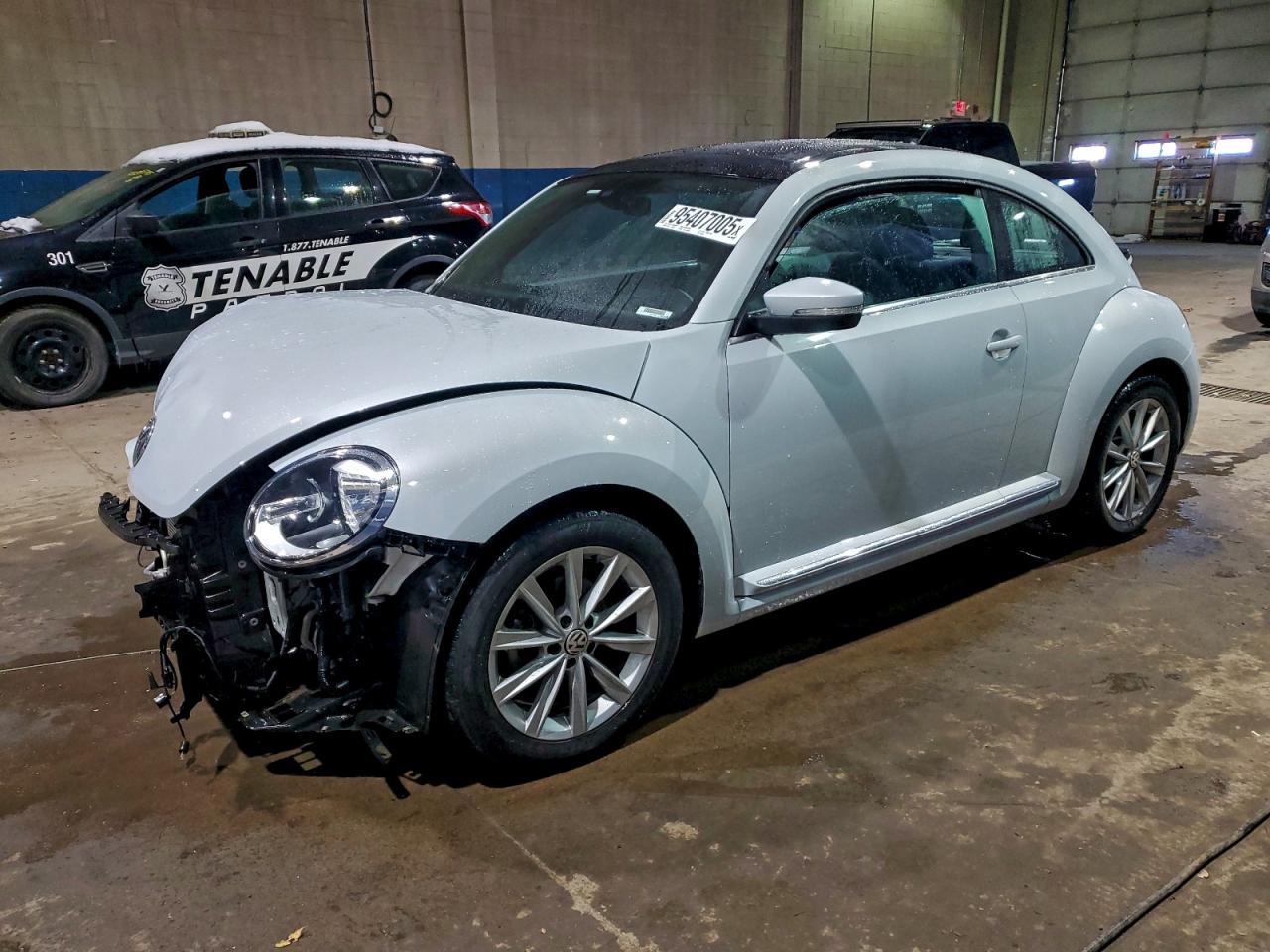 VOLKSWAGEN BEETLE SE 2018