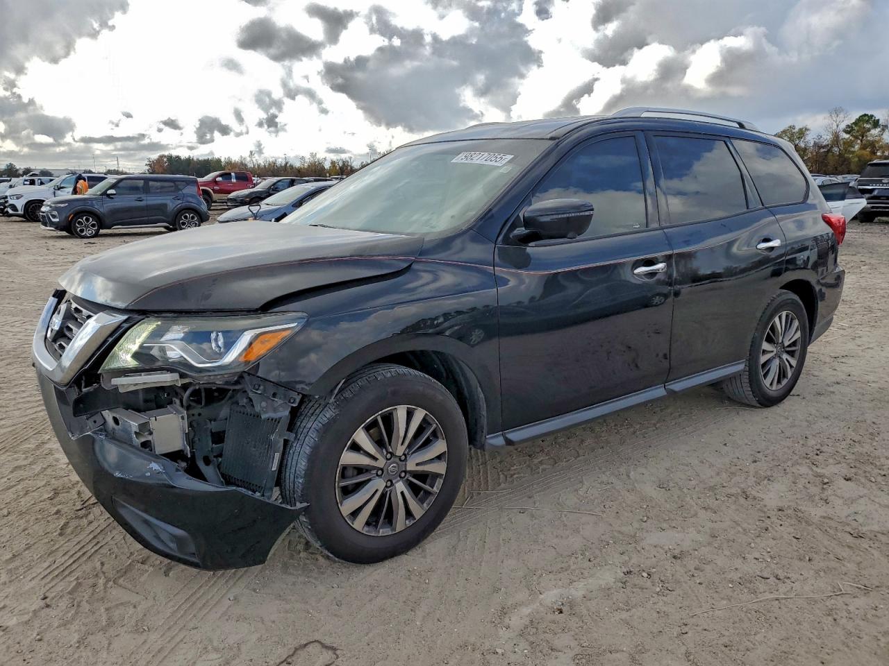 NISSAN PATHFINDER 2019