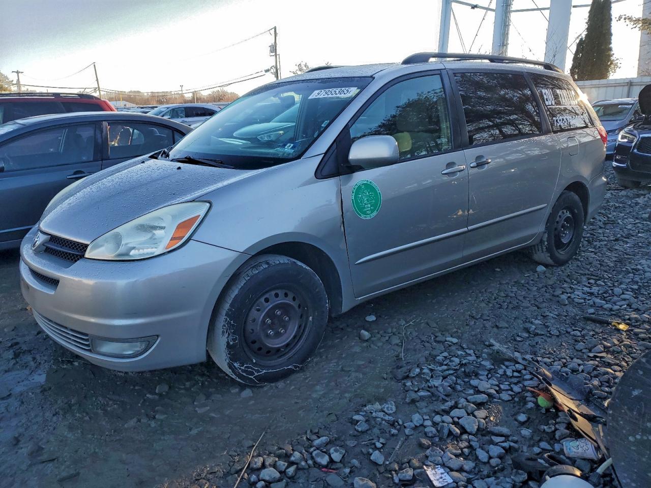 TOYOTA SIENNA XLE 2005