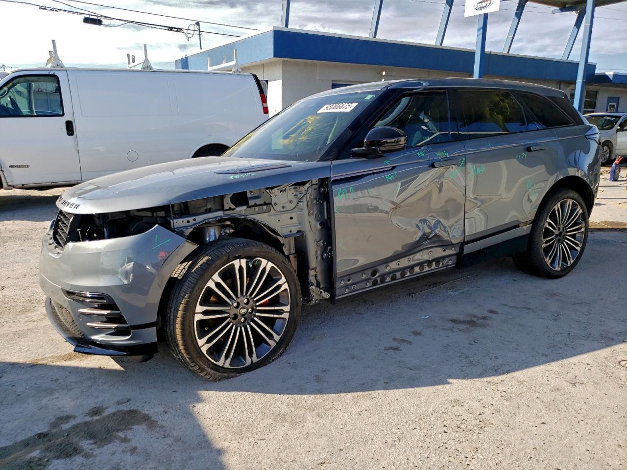 LAND ROVER RANGE ROVER VELAR 2025