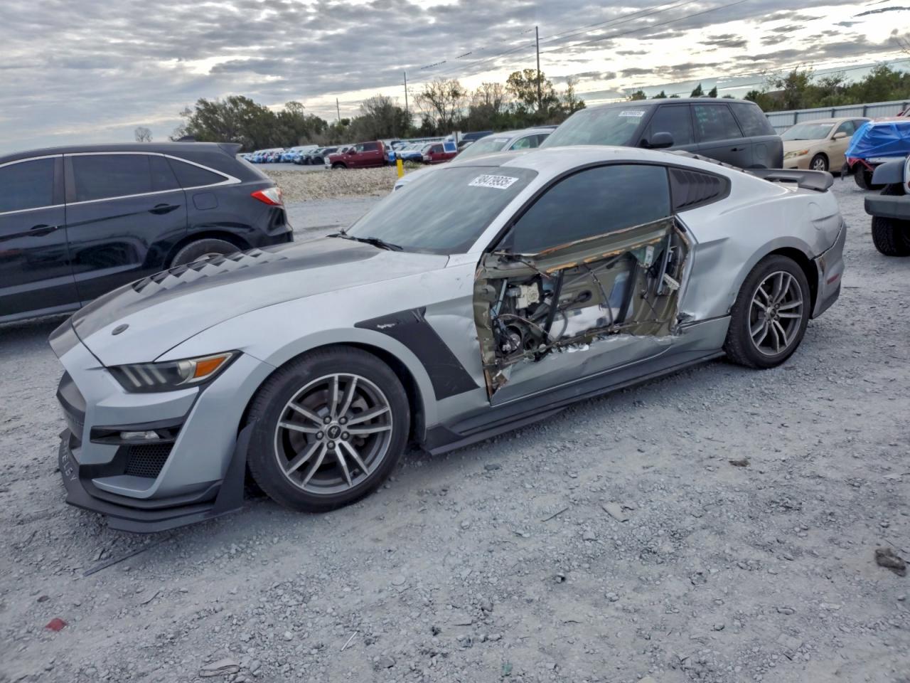 FORD MUSTANG 2015