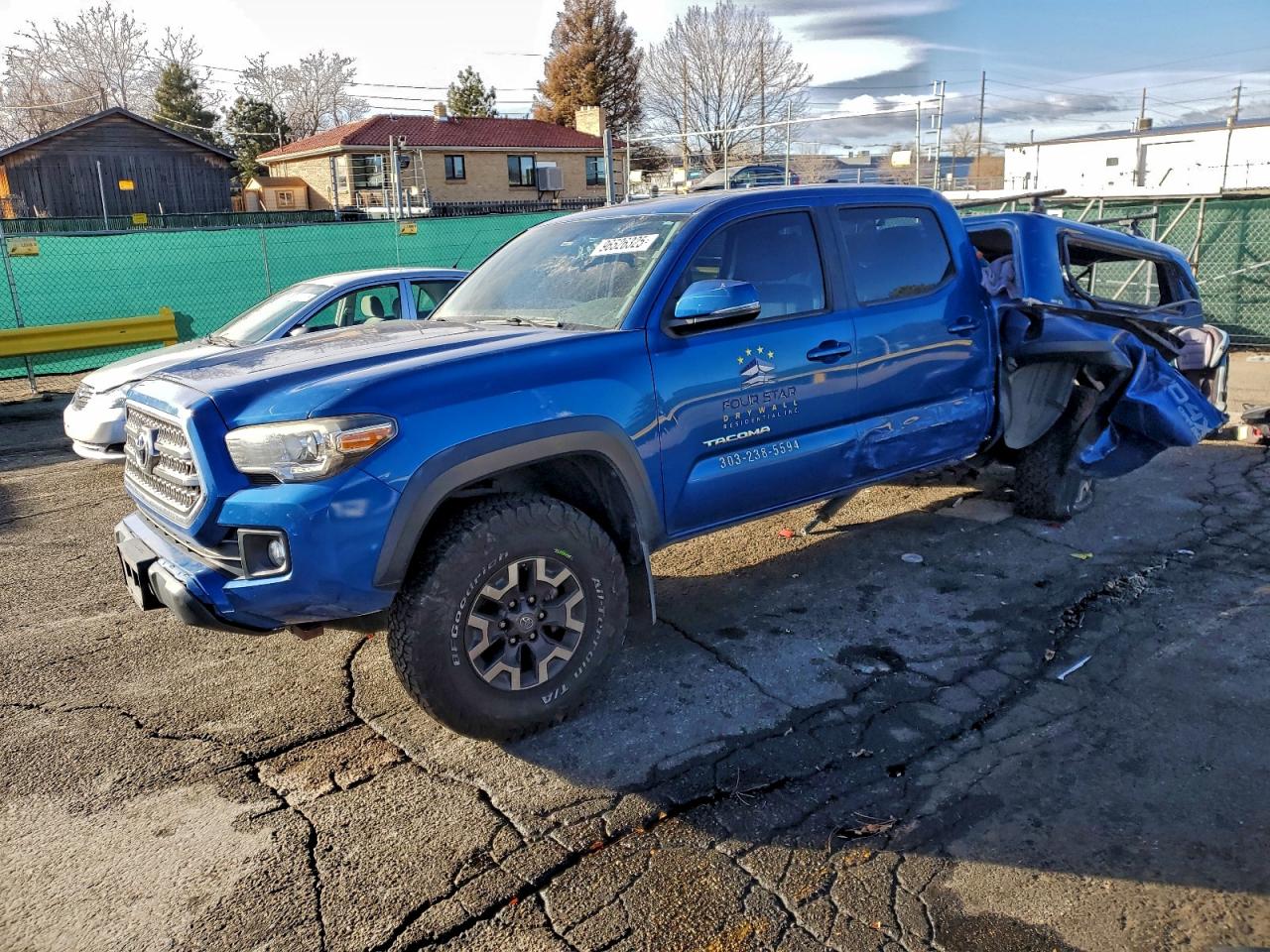 TOYOTA TACOMA 2017
