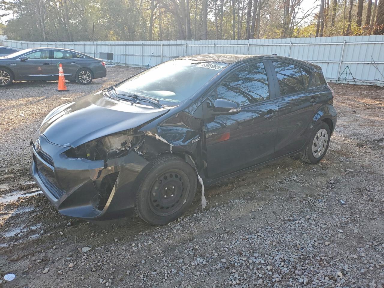 TOYOTA PRIUS C 2016