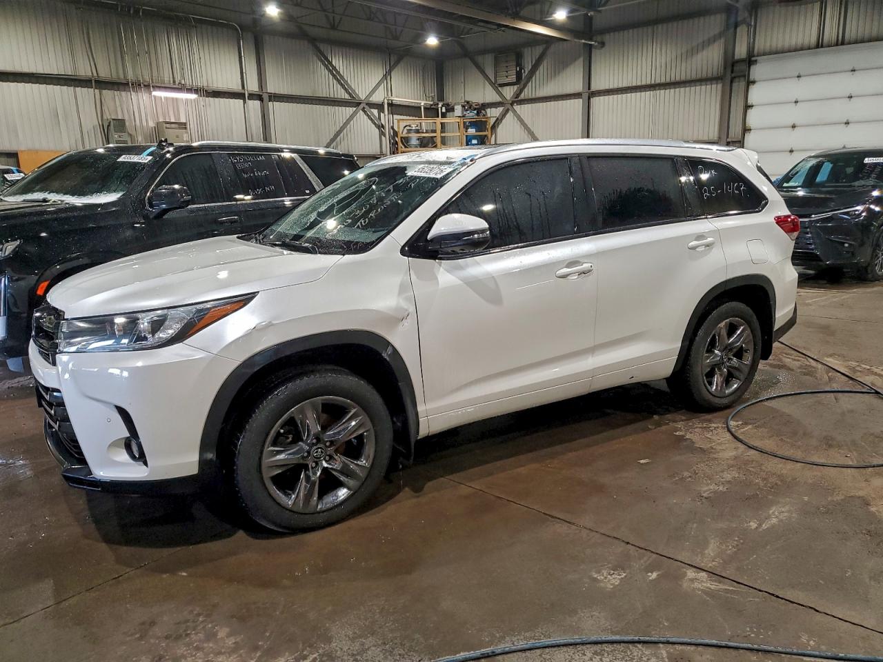 TOYOTA HIGHLANDER 2017