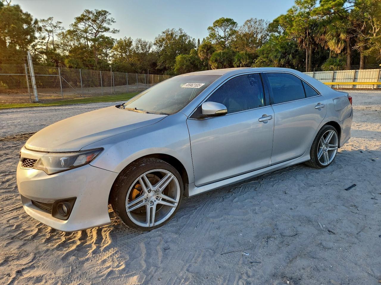 TOYOTA CAMRY SE 2012