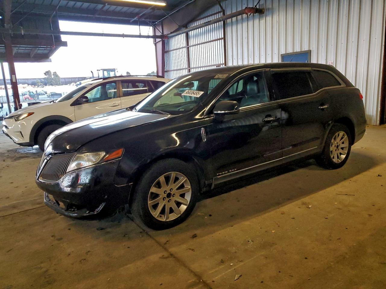 LINCOLN MKT 2013
