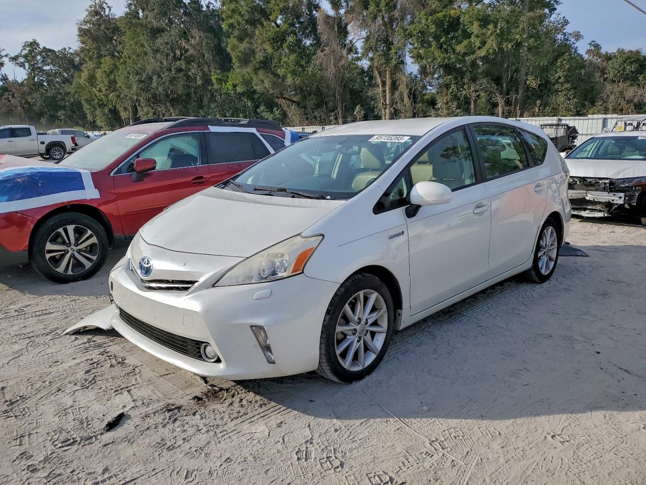 TOYOTA PRIUS V 2012