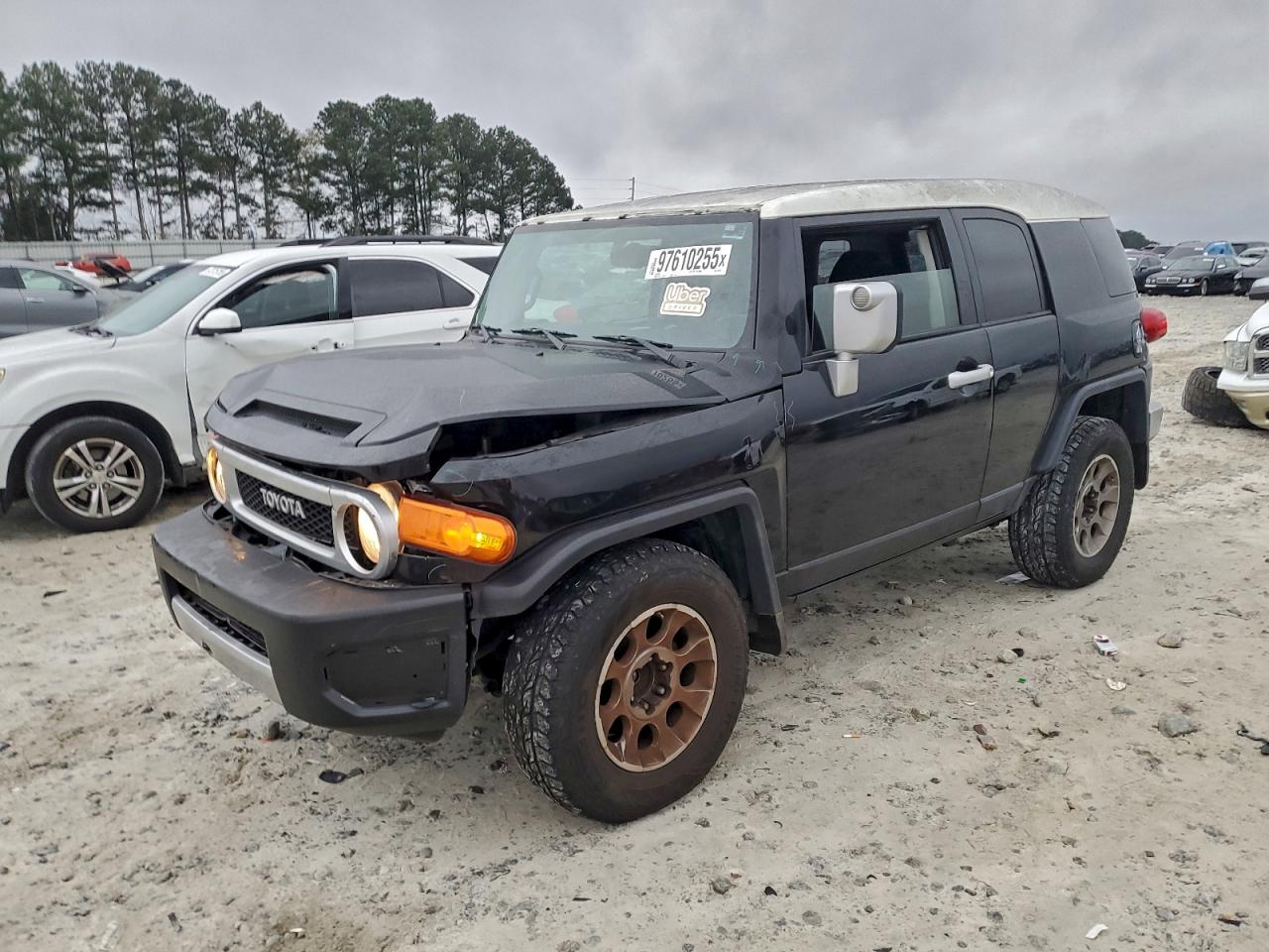 TOYOTA FJ CRUISER 2011