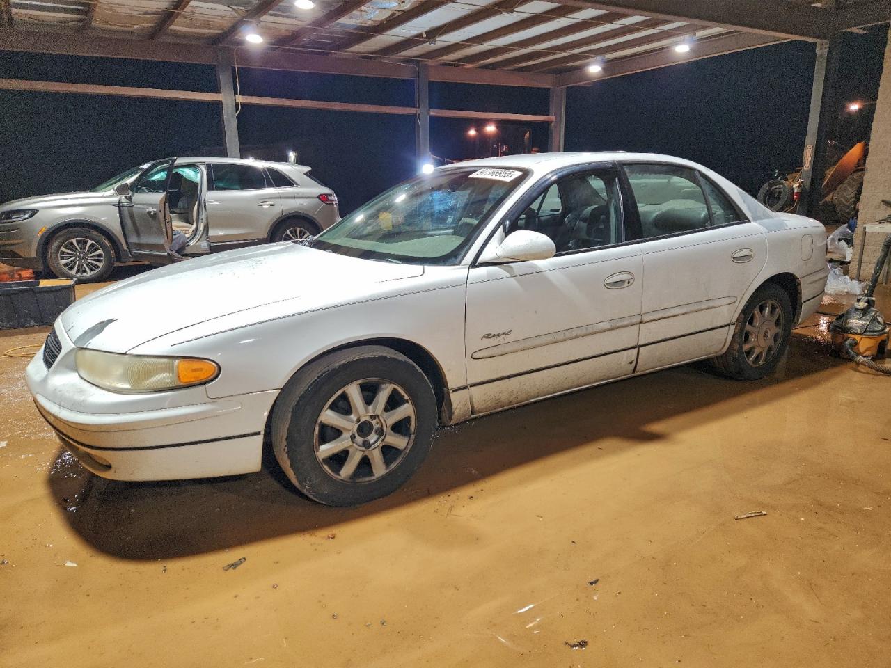 BUICK REGAL LS 2000