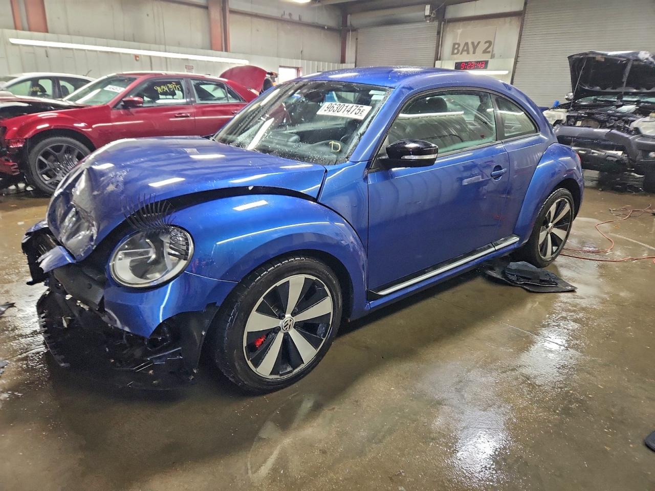 VOLKSWAGEN BEETLE 2012