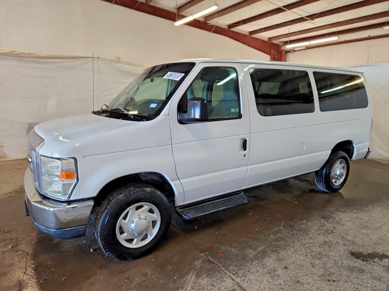 FORD ECONOLINE 2011