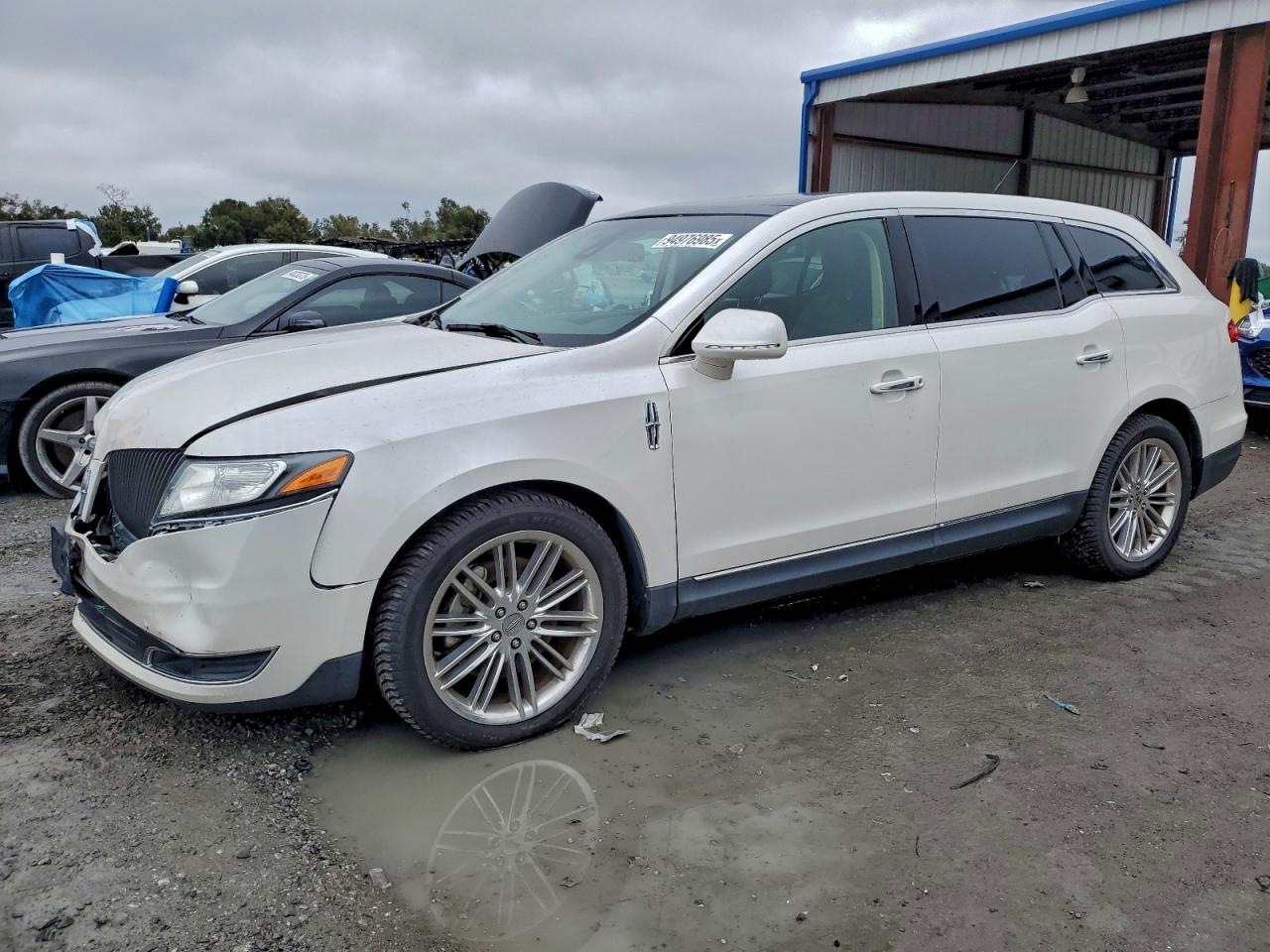 LINCOLN MKT 2015