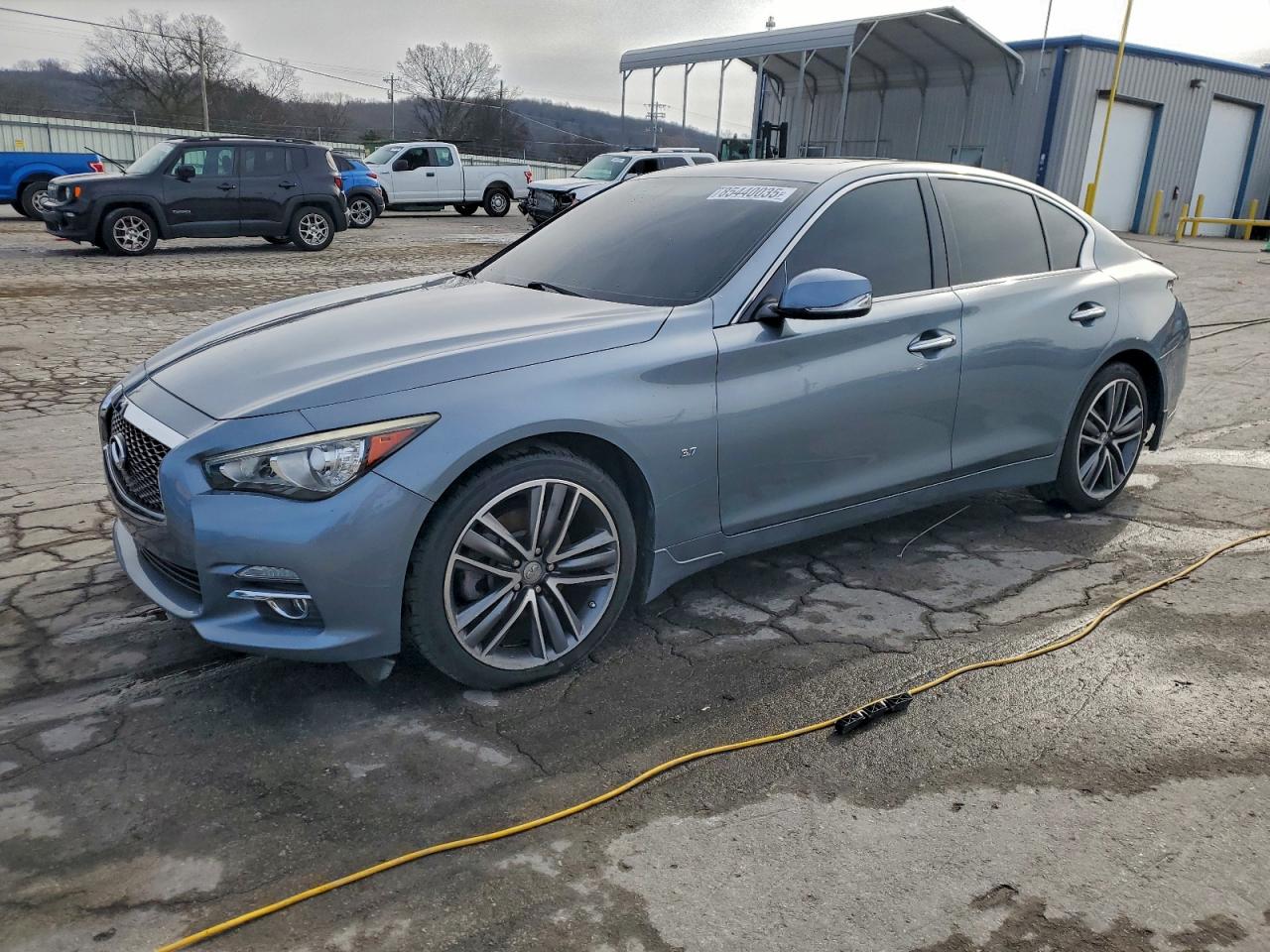 INFINITI Q50 BASE 2015