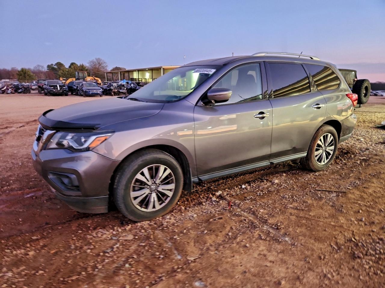 NISSAN PATHFINDER 2017